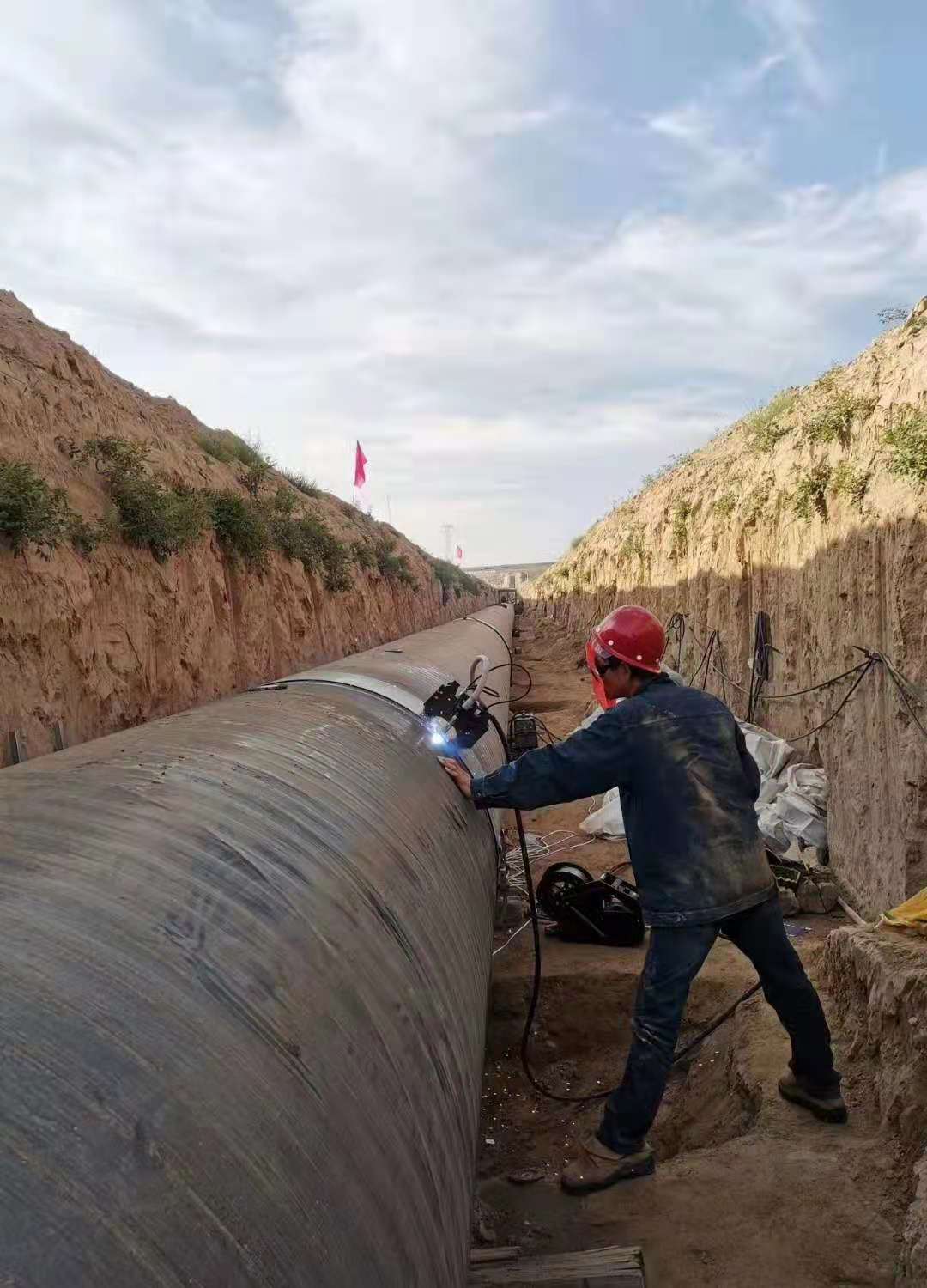 天然气管道焊机(图2) 天然气管道焊机(图2)